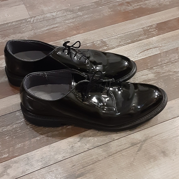 Dress Shoes - Picture 8 of 8